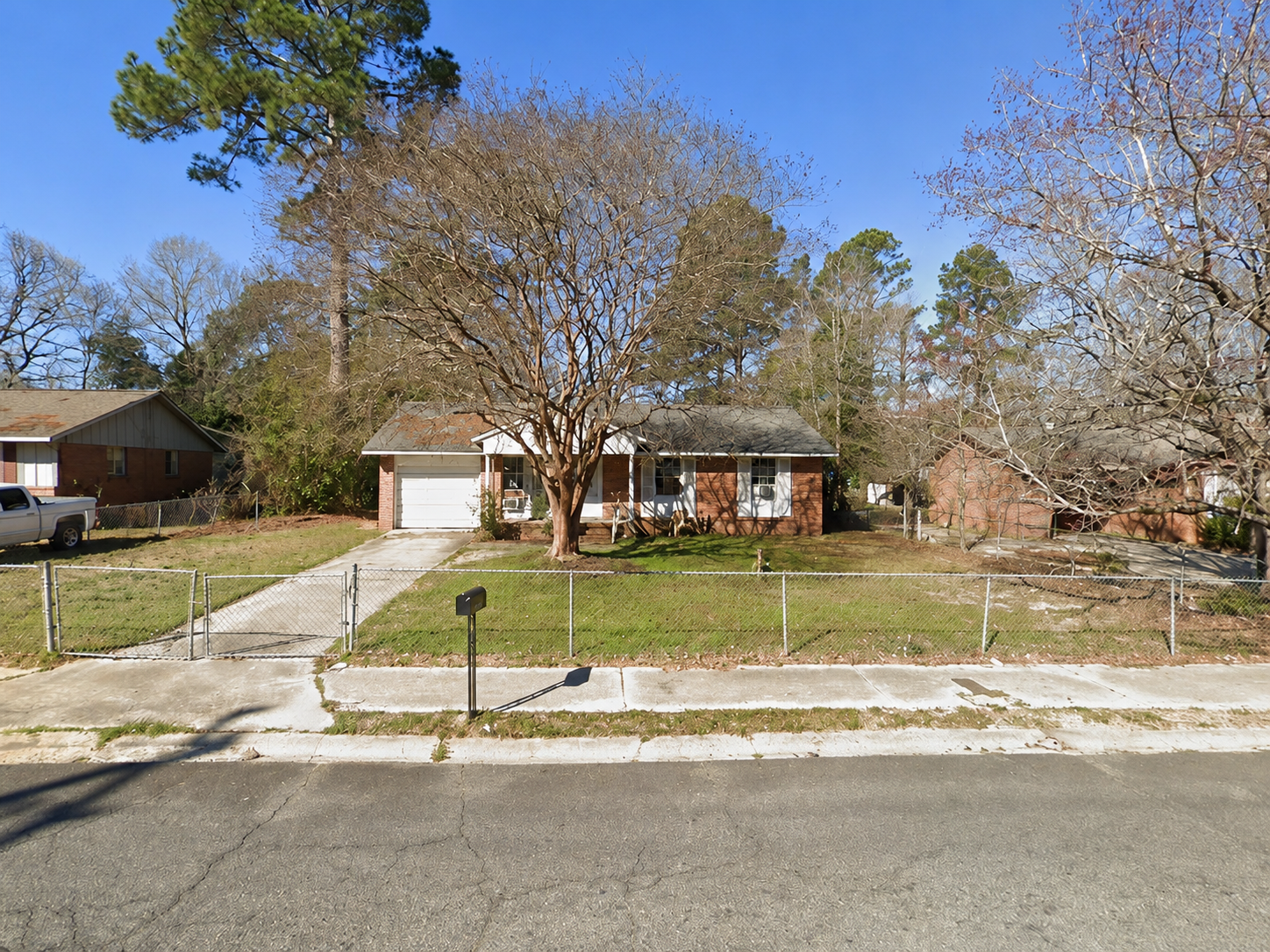 Before photo of a Warner Robins house bought by Double K Properties